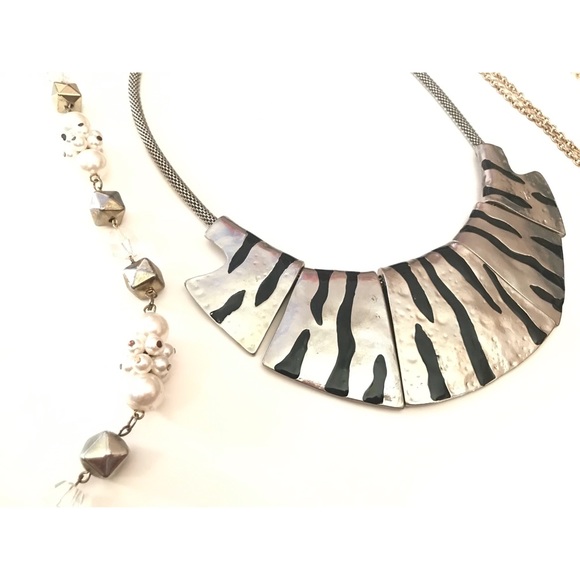 Charming Charlie necklace lot 4pcs. - Picture 5 of 6